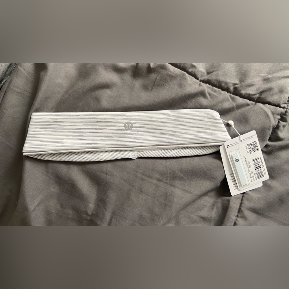 Lululemon grey/white headband